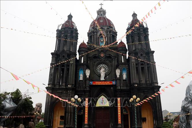 Photo: The Trai Day Church in Hai Hau district is decorated for Christmas. VNA Photo: Nguyễn Lành