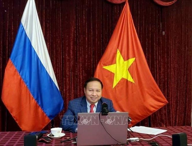 Đại sứ Việt Nam tại Liên bang Nga Ngô Đức Mạnh tham gia Hội thảo quốc tế trực tuyến. Ảnh: Hồng Quân-P/v TTXVN tại Liên bang Nga