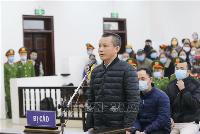 Trong ảnh: Bị cáo Trịnh Xuân Sáng khai báo trước Hội đồng xét xử. Ảnh: Doãn Tấn - TTXVN