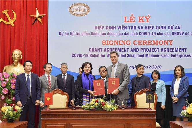Photo: A view of signing ceremony. VNA Photo: Trần Việt 