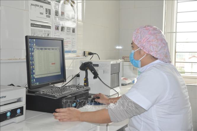Kỹ thuật mới về xét nghiệm Gene Xpert MTB/RIF đã giúp chẩn đoán, phát hiện sớm bệnh nhân nhiễm lao và lao kháng thuốc. Ảnh: Việt Dũng - TTXVN


