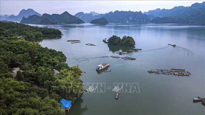 Photo: A corner of the Hoa Binh Lake. VNA Photo: Trọng Đạt