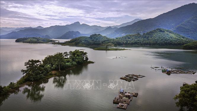 Photo: A corner of the Hoa Binh Lake. VNA Photo: Trọng Đạt