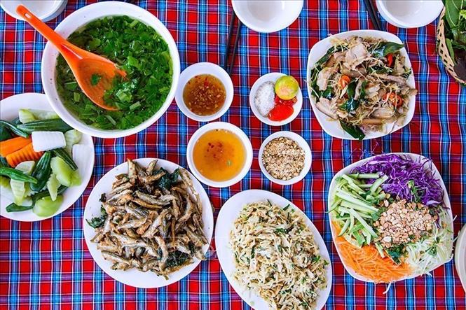 Photo: Dishes served at a local homestay. VNA Photo: Trọng Đạt