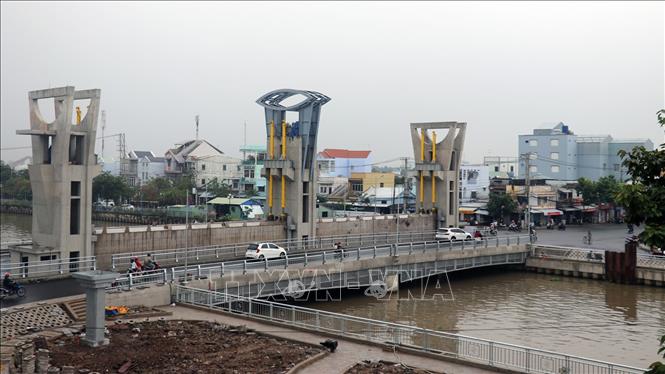 Trong ảnh: Công trình cống thủy lợi Kênh Nhánh, TP. Rạch Giá (Kiên Giang) vừa đưa vào sử dụng.
Ảnh: Lê Huy Hải - TTXVN