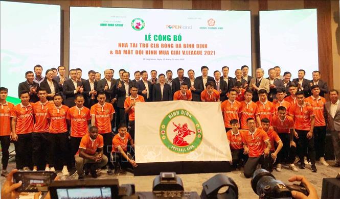 Trong ảnh: Chính thức ra mắt Topenland Bình Định FC tham gia sân chơi V-League 2021. Ảnh: Phạm Kha – TTXVN
