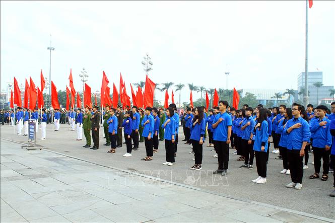 Thi đua chào mừng kỷ niệm 90 năm thành lập Đoàn Thanh niên Cộng sản Hồ Chí Minh là dịp để cả cộng đồng thanh niên Việt Nam hướng về một tương lai tươi sáng. Các hoạt động thi đua và sáng tạo sẽ được tổ chức để kỷ niệm sự ra đời của một tổ chức lớn mạnh, động viên thanh niên phát triển bản thân và đất nước.