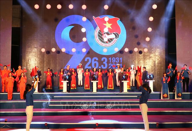 Trong ảnh: Ủy viên Bộ Chính trị, Bí thư Trung ương Đảng, Trưởng Ban Dân vận Trung ương Trương Thị Mai và các đại biểu thực hiện nghi thức phát động. Ảnh: Hoàng Ngọc - TTXVN