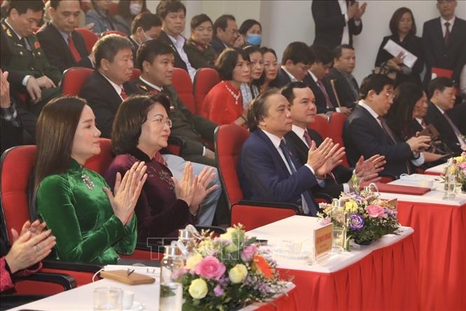 Trong ảnh: Phó Chủ tịch nước Đặng Thị Ngọc Thịnh và các đại biểu dự buổi lễ. Ảnh: Minh Quyết - TTXVN