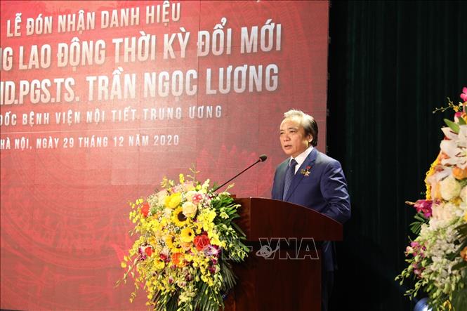 Trong ảnh: PGS.TS, Thầy thuốc nhân dân Trần Ngọc Lương, Giám đốc Bệnh viện Nội tiết Trung ương phát biểu. Ảnh: Minh Quyết - TTXVN