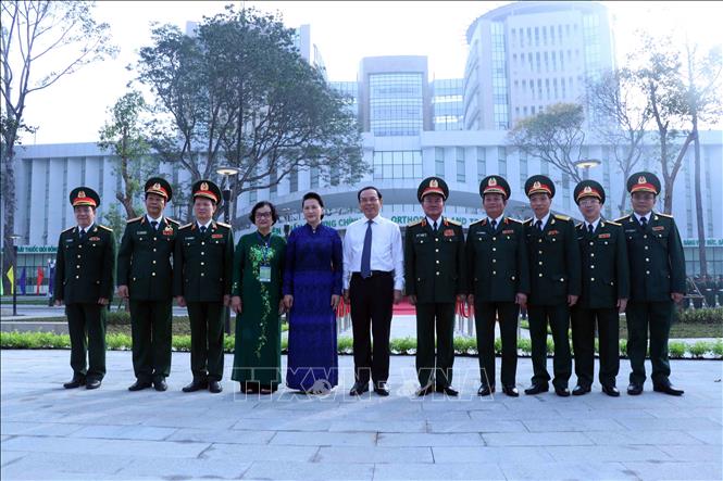 Trong ảnh: Chủ tịch Quốc hội Nguyễn Thị Kim Ngân và Bí thư Trung ương Đảng, Bí thư Thành ủy Thành phố Hồ Chí Minh Nguyễn Văn Nên dự Lễ đón nhận danh hiệu Anh hùng Lực lượng vũ trang nhâ dân và kỷ niệm 45 năm truyền thống Bệnh viện Quân y 175. Ảnh: Xuân Khu-TTXVN.