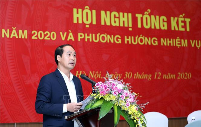 Trong ảnh: Ông Nguyễn Văn Hồi, Chánh văn phòng UBQG về người khuyết tật Việt Nam, Cục trưởng Cục Bảo trợ xã hội (Bộ Lao động – Thương binh và Xã hội) báo cáo kết quả thực hiện năm 2020 và phương hướng nhiệm vụ năm 2021 tại Hội nghị. Ảnh: Anh Tuấn – TTXVN