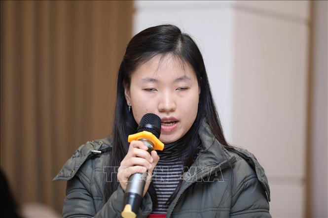 Trong ảnh: Chị Đào Thu Hương, cán bộ quyền của người khuyết tật UNDP trình bày tham luận tại Hội nghị. Ảnh: Anh Tuấn – TTXVN