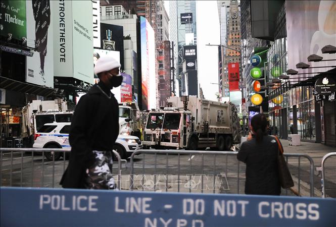 Mỹ: Thành phố New York thả quả cầu pha lê đón mừng Năm Mới 2021 - Ảnh thời sự quốc tế - Văn hóa ...