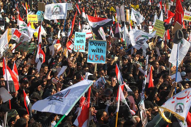 Trong ảnh: Biểu tình phản đối Mỹ tại Baghdad, Iraq, ngày 3/1/2021. Ảnh: AFP/TTXVN
