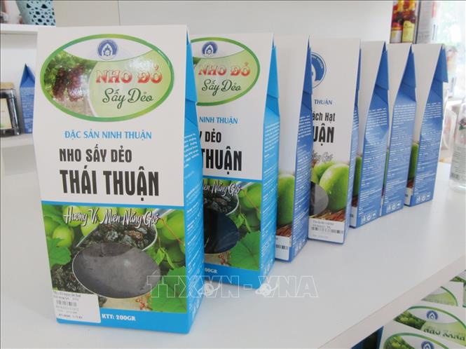Trong ảnh: Đa dạng hóa chế biến sản phẩm đặc thù nho Ninh Thuận. Ảnh: Nguyễn Thành – TTXVN