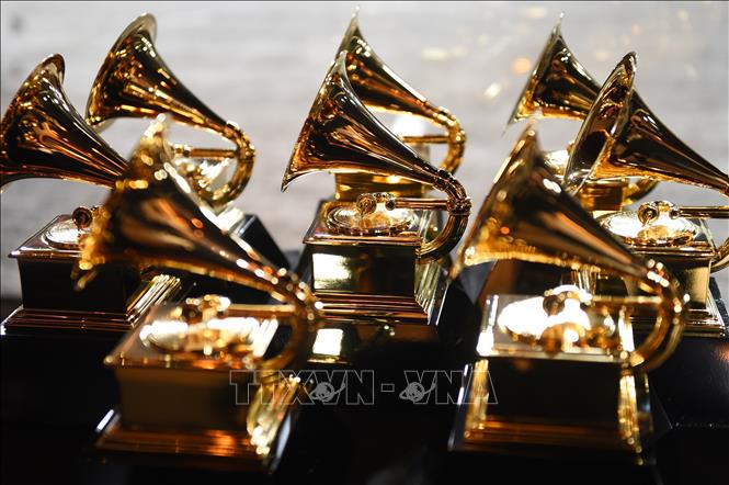 Trong ảnh (tư liệu): Cúp Grammy được trưng bày tại cuộc họp báo trong lễ trao giải Grammy lần thứ 60 tại New York, Mỹ ngày 28/1/2018. Ảnh: AFP/TTXVN