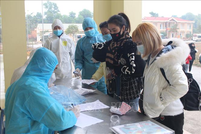 Tỉnh Thái Nguyên tiếp nhận, cách ly 192 công dân nhập cảnh từ Trung Quốc. Ảnh: Thu Hằng-TTXVN