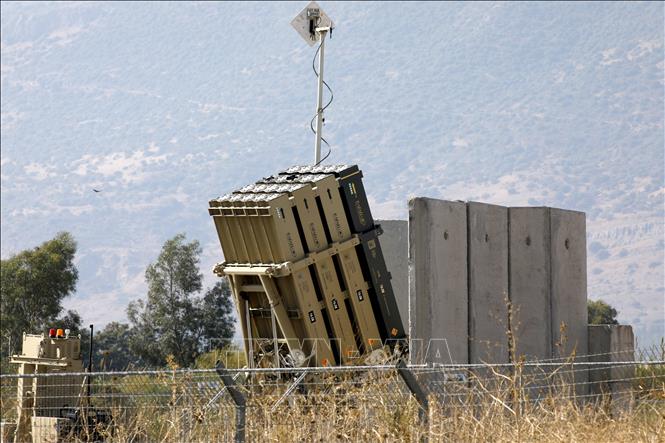Trong ảnh: (tư liệu) Hệ thống phòng thủ tên lửa Vòm Sắt (Iron Dome) được triển khai tại Bet Hillel, Israel, ngày 21/11/2019. Ảnh: AFP/TTXVN