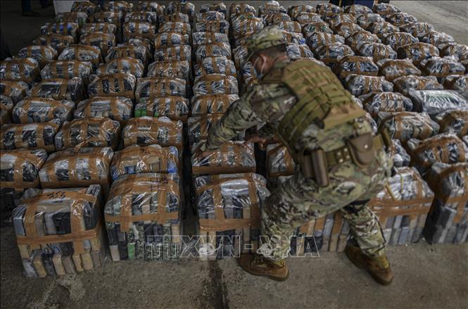 Trong ảnh: (tư liệu) Số ma túy bị tịch thu trong một chiến dịch truy quét tội phạm buôn bán chất cấm này tại Panama City, Panama ngày 16/9/2020. Ảnh: AFP/TTXVN
