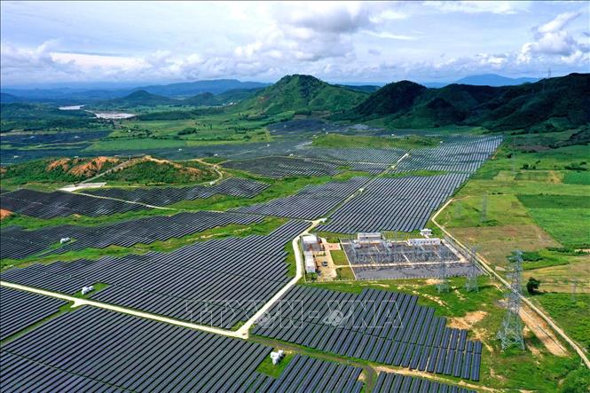 Trong ảnh: Một nhà máy điện mặt trời ở tỉnh Phú Yên được đưa vào vận hành trong năm 2020. Ảnh: Ngọc Hà - TTXVN