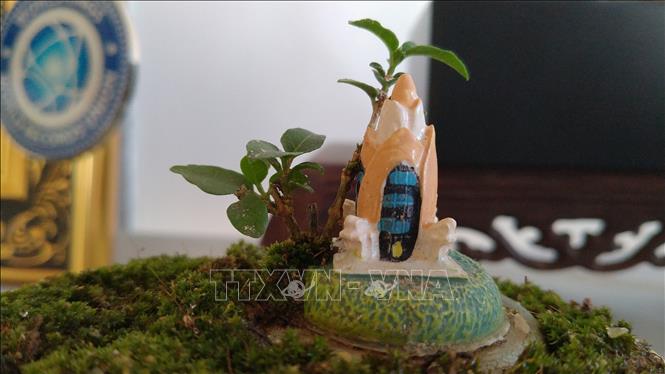 Trong ảnh: Tác phẩm là biểu tượng tháp Trầm hương của thành phố Nha Trang (Khánh Hòa). Ảnh: Thanh Vân- TTXVN