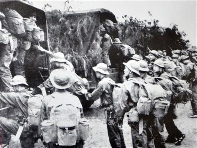 Trong ảnh: Thanh niên Hà Nội hăng hái lên đường chi viện cho miền Nam trong chiến dịch Tết Mậu Thân 1968. Ảnh: Tư liệu/TTXVN phát