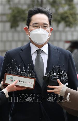 Trong ảnh: Người thừa kế Tập đoàn Samsung Lee Jae-yong tới Tòa án cấp cao Seoul, Hàn Quốc ngày 18/1/2021. Ảnh: Yonhap/TTXVN