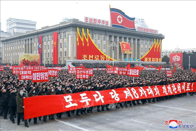 Triều Tiên: Mít tinh ủng hộ các quyết sách của đảng Lao động Triều - Một cuộc mít tinh được tổ chức tại Kim Il-sung Square, huyện trung tâm của thủ đô Bình Nhưỡng. Cuộc mít tinh này đồng hành cùng với quyết sách của Đảng Lao động Triều Tiên để xây dựng đất nước và đưa nó vào một tương lai giàu có và hạnh phúc hơn. Cuộc mít tinh này không chỉ đem lại niềm vui tươi mới mà còn nhấn mạnh đến tinh thần đoàn kết và sự quyết tâm của nhân dân Triều Tiên.