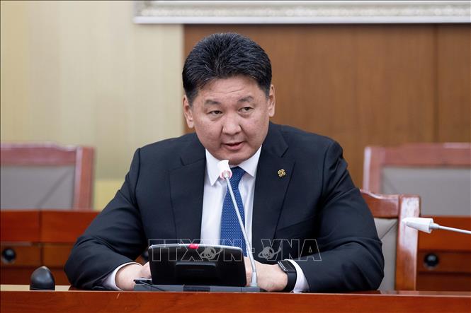Trong ảnh: Thủ tướng Mông Cổ Khurelsukh Ukhnaa tuyên bố từ chức tại Ulaanbaatar ngày 21/1/2021. Ảnh: AFP/TTXVN