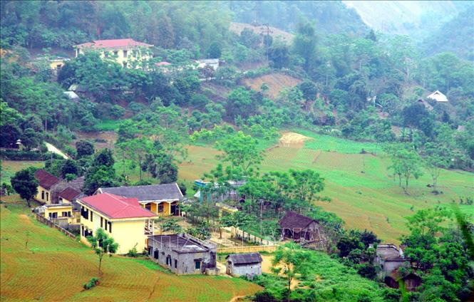 Trong ảnh: Khu trung tâm cụm xã Toàn Sơn, huyện Đà Bắc, tỉnh Hòa Bình. Ảnh: Thanh Hà - TTXVN