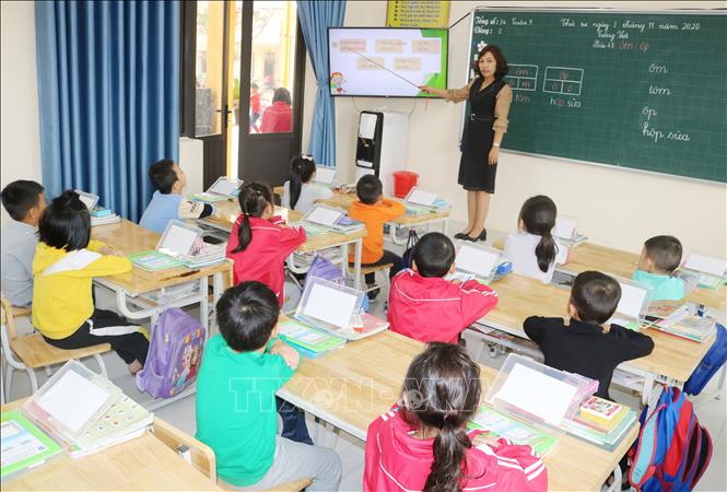 Trong ảnh: Giờ học của học sinh lớp 1, trường tiểu học Lý Tự Trọng, thành phố Sông Công. Ảnh: Hoàng Nguyên - TTXVN