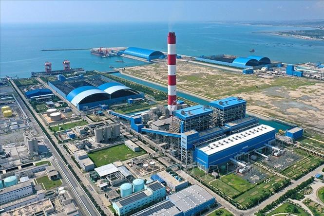 Huy động nguồn vốn đầu tư phát triển toàn xã hội tăng đi đôi với hiệu quả sử dụng dần được nâng cao. Trong ảnh: Sau gần 6 năm đi vào vận hành ổn định và an toàn, Nhà máy Nhiệt điện Vĩnh Tân 2 (Công ty Nhiệt điện Vĩnh Tân) đã sản xuất và phát lên lưới điện quốc gia 40 tỷ kWh điện. Ảnh: Ngọc Hà - TTXVN
