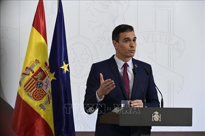 Trong ảnh: (tư liệu) Thủ tướng Tây Ban Nha Pedro Sanchez phát biểu tại Madrid. Ảnh: AFP/TTXVN