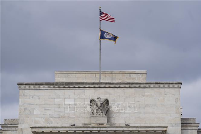 Trong ảnh: Quang cảnh bên ngoài trụ sở Ngân hàng Dự trữ Liên bang Mỹ ở Washington DC., ngày 27/1/2021. Ảnh: THX/TTXVN