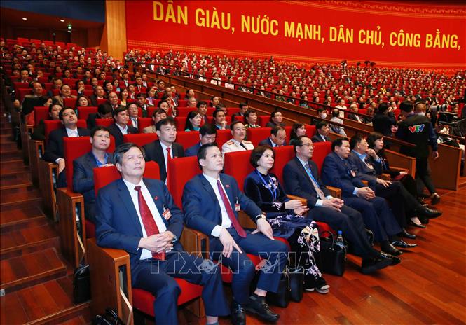 Trong ảnh: Đoàn đại biểu Đảng bộ tỉnh Bắc Ninh dự phiên thảo luận các văn kiện đại hội tại hội trường, sáng 28/1. Ảnh: TTXVN