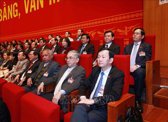 Trong ảnh: Đoàn đại biểu Đảng bộ tỉnh Bà Rịa - Vũng Tàu dự phiên thảo luận các văn kiện đại hội tại hội trường, sáng 28/1. Ảnh: TTXVN