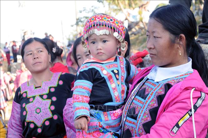 Trong ảnh: Rộn ràng không khí vui Xuân, đón Tết của đồng bào dân tộc Mông. Ảnh: Quang Quyết-TTXVN