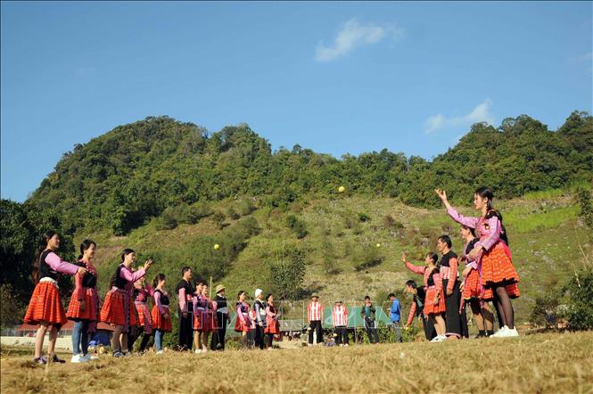 Trong ảnh: Rộn ràng không khí vui Xuân, đón Tết của đồng bào dân tộc Mông. Ảnh: Quang Quyết-TTXVN