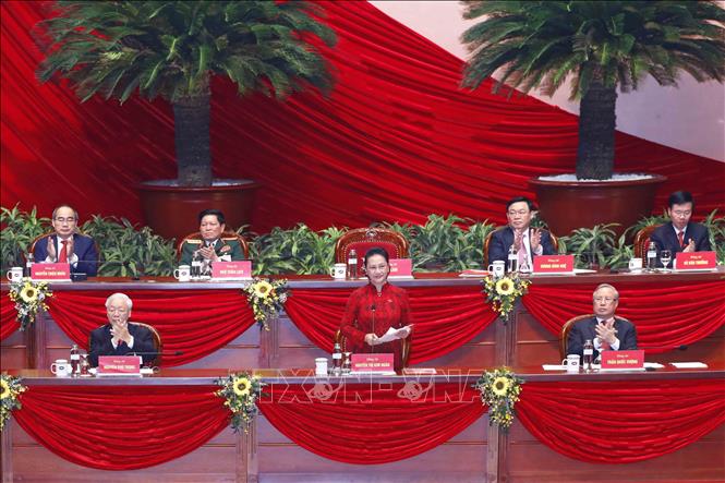 Photo: National Assembly Chairwoman Nguyen Thi Kim Ngan, on behalf of the Presidium, chairs the Congress closing session. VNA Photo 