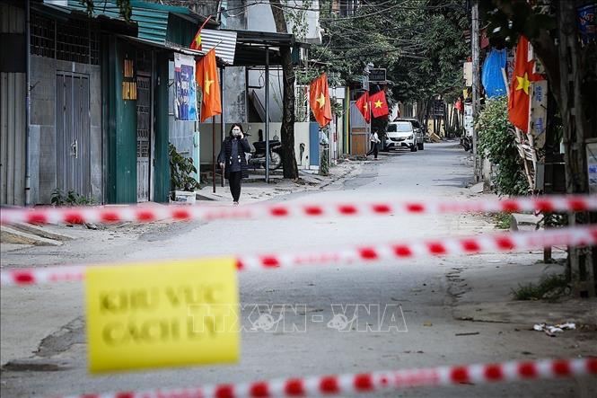 Photo: Tran Quoc Toan street in the northern city of Hoa Binh is put in lockdown. VNA Photo 
