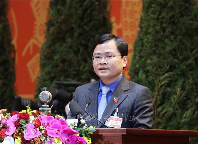 Trong hai ngày 27 và 28/1, 36 tham luận trình bày tại Đại hội lần thứ XIII đều được dư luận đánh giá rất sâu sắc, thẳng thắn và có tính thực tiễn cao, thể hiện quyết tâm, khát vọng xây dựng đất nước phồn vinh, hạnh phúc. Trong ảnh: Đồng chí Nguyễn Anh Tuấn, Bí thư thứ nhất Trung ương Đoàn trình bày tham luận. Ảnh: TTXVN