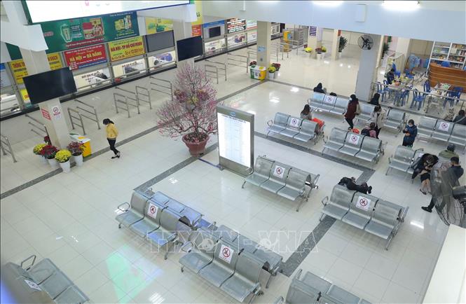 Trong ảnh: Bến xe Giáp Bát vắng khách lúc 17h20’ ngày 9/2/2021. Ảnh: Hoàng Hiếu - TTXVN