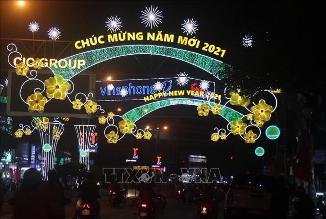 Trong ảnh: Đường Trần Phú, thành phố Rạch Giá (Kiên Giang) về đêm.Ảnh: Lê Huy Hải - TTXVN