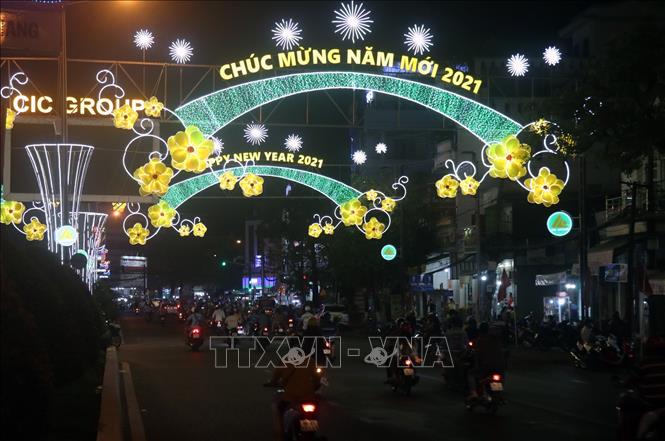 Trong ảnh: Đường Trần Phú, thành phố Rạch Giá (Kiên Giang) về đêm.Ảnh:Lê Huy Hải - TTXVN