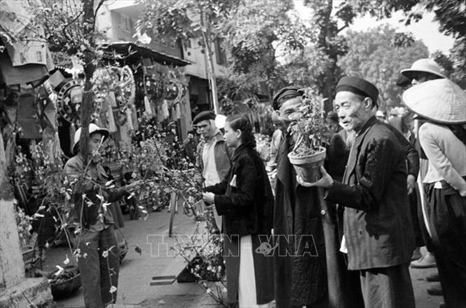 Trong ảnh: Chợ Đồng Xuân những ngày Tết đến. Ảnh: TTXVN