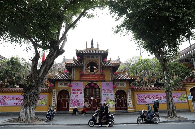 Photo: Quan Su Pagoda - headquarters of the Buddhist Sangha of Vietnam - is closed to prevent COVID-19 spread. VNA Photo