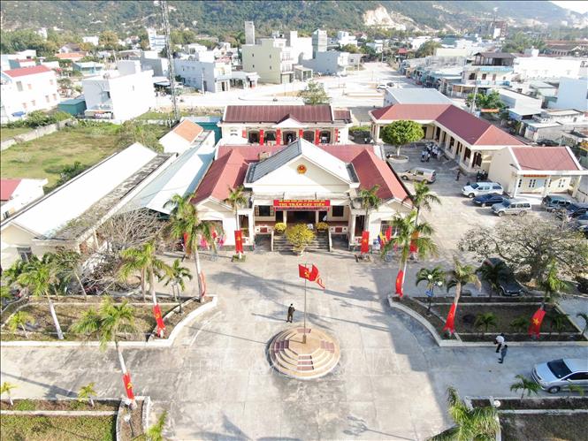 Trụ sở UBND thị trấn Cát Tiến. Ảnh: Phạm Kha – TTXVN