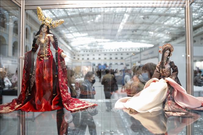 Trong ảnh: Búp bê được trưng bày tại triển lãm 