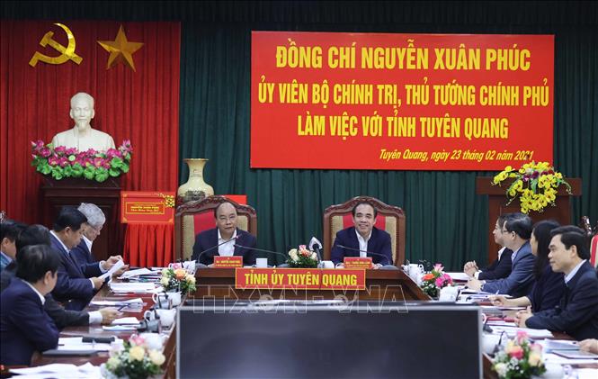 Thủ tướng Nguyễn Xuân Phúc tại buổi làm việc với lãnh đạo chủ chốt tỉnh Tuyên Quang. Ảnh: Thống Nhất – TTXVN